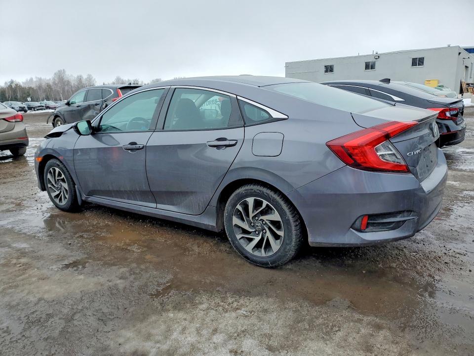 77936635 :رقم المزاد ، 2HGFC2F68JH011819 vin ، 2018 Honda Civic مزاد بيع