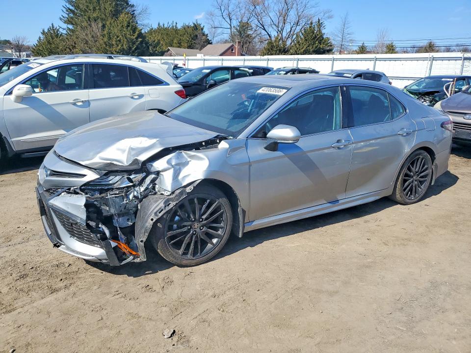 47535216 :رقم المزاد ، 4T1K31AK8RU070949 vin ، 2024 Toyota Camry Hybrid مزاد بيع