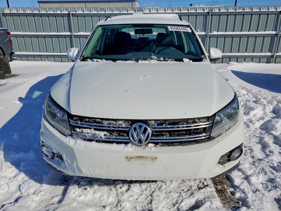 45582446 :رقم المزاد ، WVGJV7AX4FW566691 vin ، 2015 Volkswagen Tiguan مزاد بيع