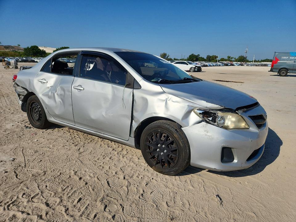 47819536 :رقم المزاد ، 2T1BU4EE1DC101360 vin ، 2013 Toyota Corolla مزاد بيع