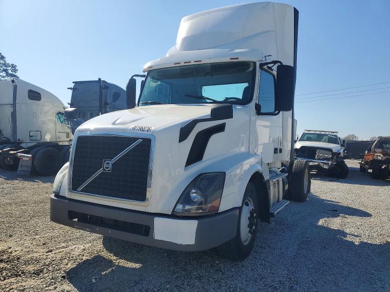 Продаж на аукціоні авто 2017 Volvo Vnl, vin: 4V4N39TG7HN988035, номер лоту: 46196876
