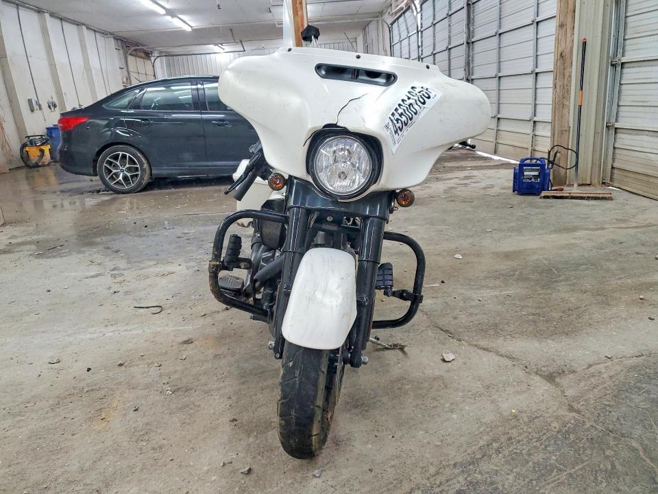 2018 Harley-davidson Flhxs მანქანა იყიდება აუქციონზე, vin: 1HD1KRC16JB682250, აუქციონის ნომერი: 45506186