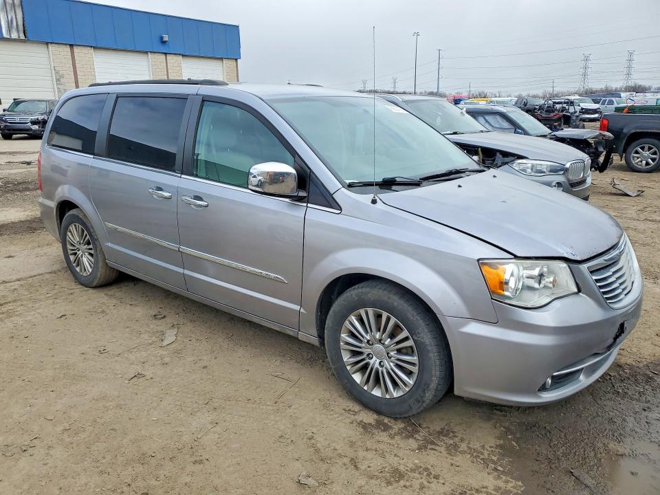 45951416 :رقم المزاد ، 2C4RC1CG3DR758097 vin ، 2013 Chrysler Town & Country مزاد بيع