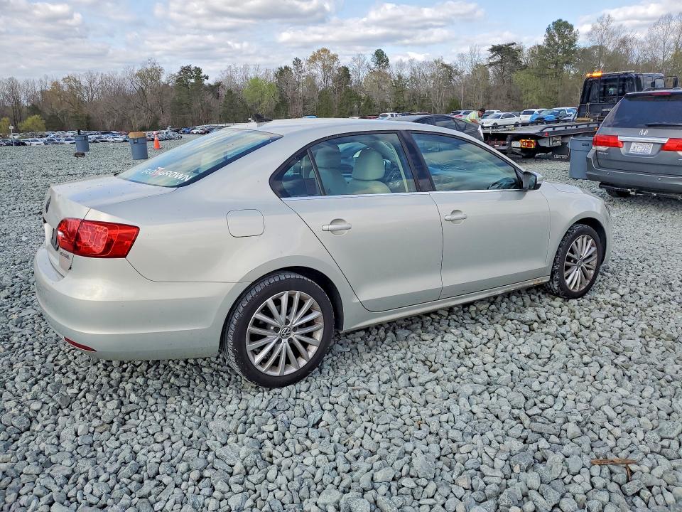 47879386 :رقم المزاد ، 3VWLX7AJ1BM338545 vin ، 2011 Volkswagen Jetta مزاد بيع