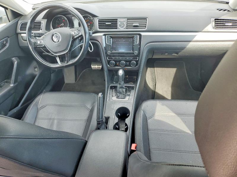 78593585 :رقم المزاد ، 1VWDT7A3XHC063818 vin ، 2017 Volkswagen Passat مزاد بيع