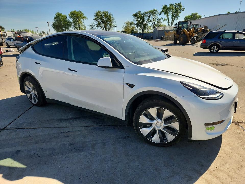 2023 Tesla Model Y მანქანა იყიდება აუქციონზე, vin: 7SAYGDEE4PF687590, აუქციონის ნომერი: 46398456