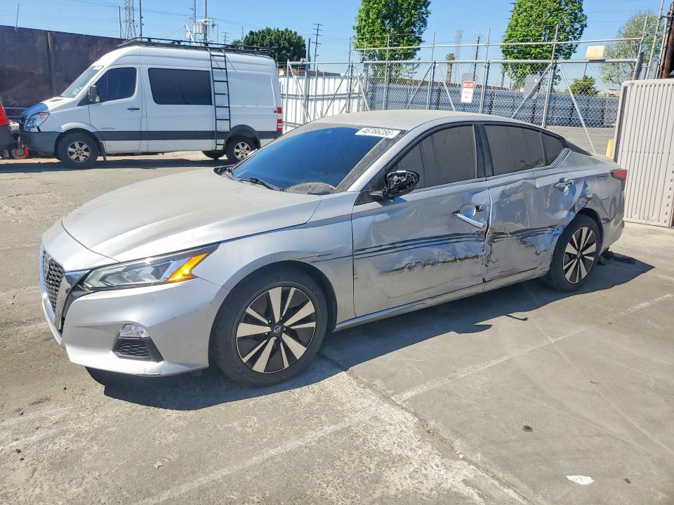 46766286 :رقم المزاد ، 1N4BL4DV2NN318652 vin ، 2022 Nissan Altima مزاد بيع