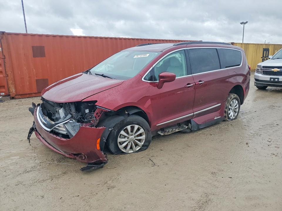 Продаж на аукціоні авто 2017 Chrysler Pacifica, vin: 2C4RC1BG8HR747300, номер лоту: 79713705
