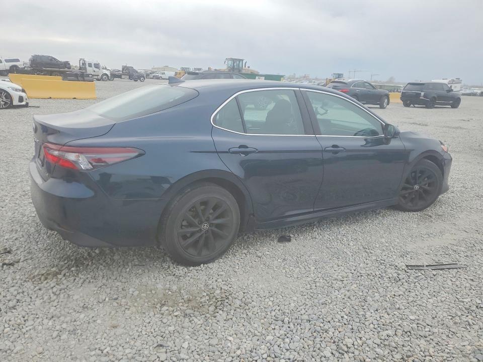 Продаж на аукціоні авто 2021 Toyota Camry, vin: 4T1C11AK5MU607344, номер лоту: 48196736