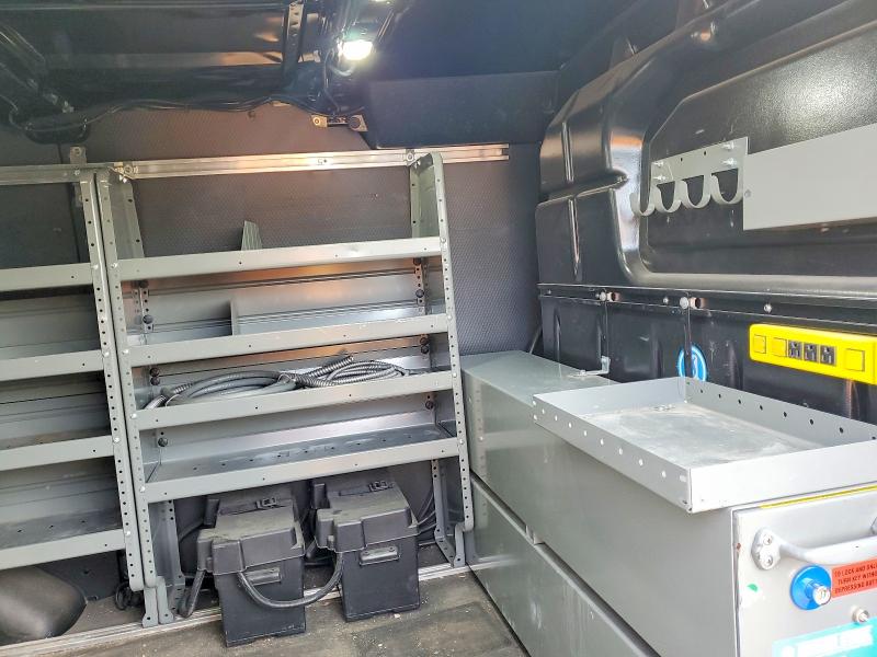 79825905 :رقم المزاد ، 1FTYE2Y85LKB12523 vin ، 2020 Ford Transit مزاد بيع