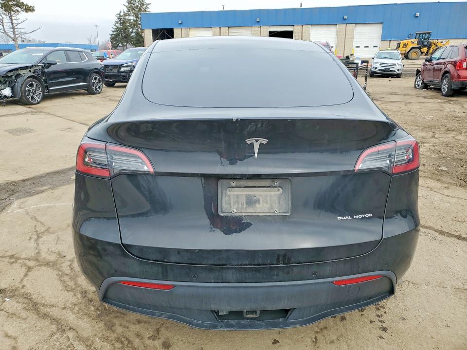 Продажа на аукционе авто 2022 Tesla Model Y, vin: 7SAYGAEE9NF312600, номер лота: 77156175
