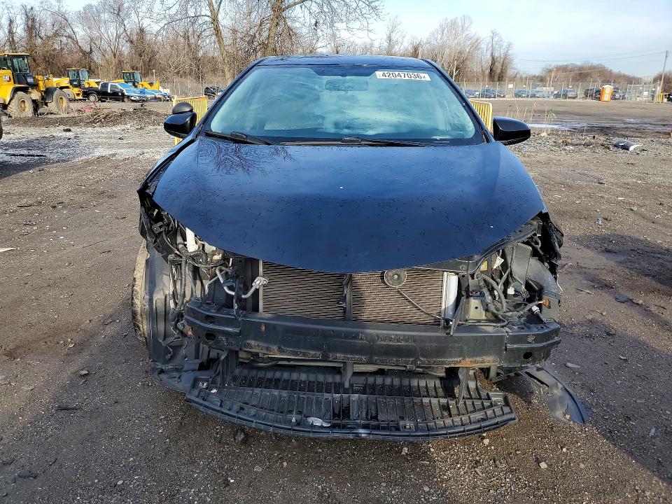 42047036 :رقم المزاد ، 2T1BURHE4FC470127 vin ، 2015 Toyota Corolla مزاد بيع