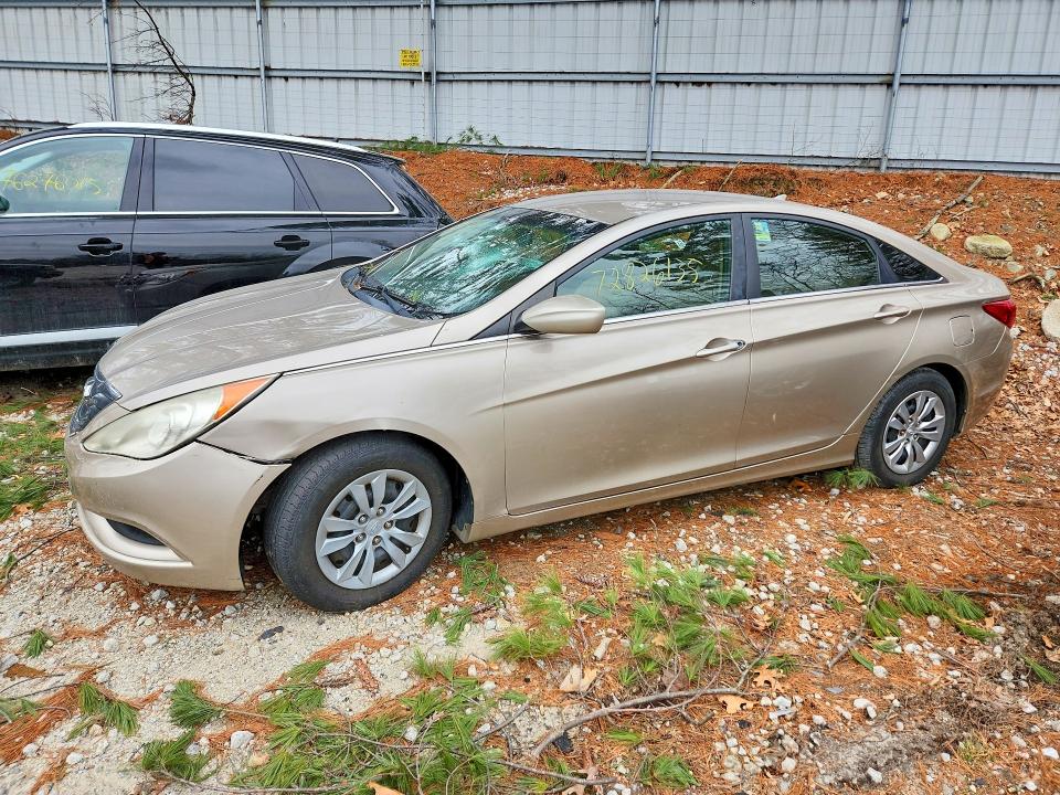 72826135 :رقم المزاد ، 5NPEB4AC7CH321511 vin ، 2012 Hyundai Sonata مزاد بيع
