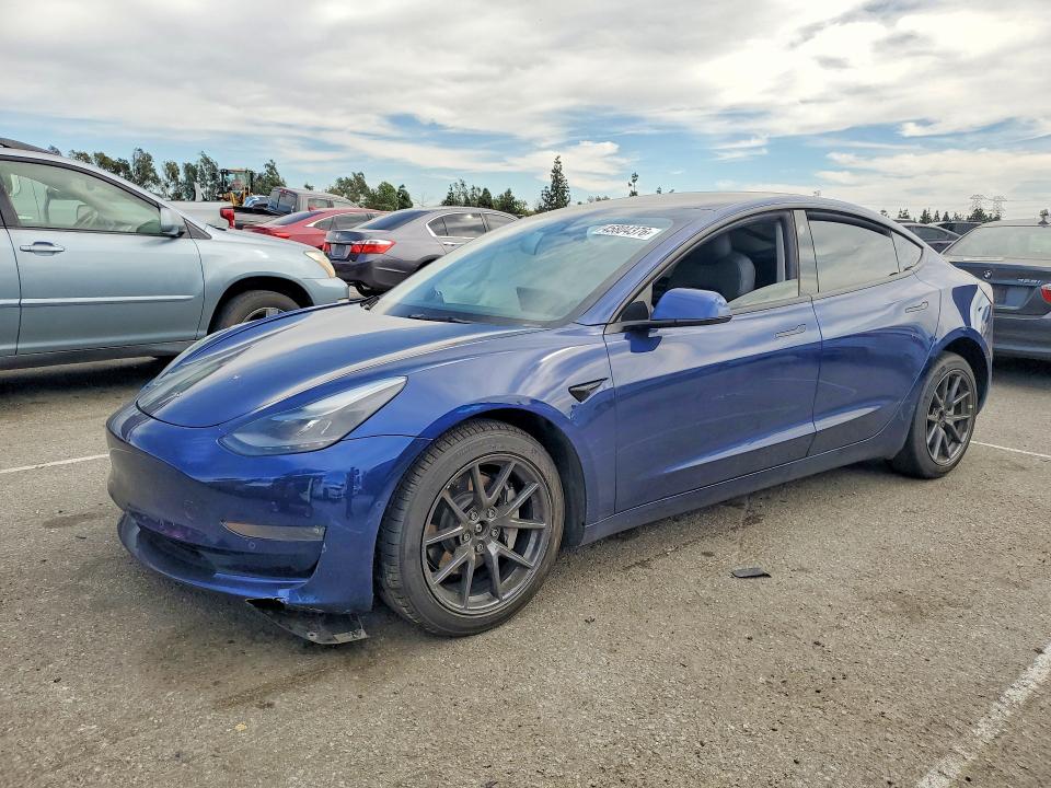 45804376 :رقم المزاد ، 5YJ3E1EB7NF135841 vin ، 2022 Tesla Model 3 مزاد بيع