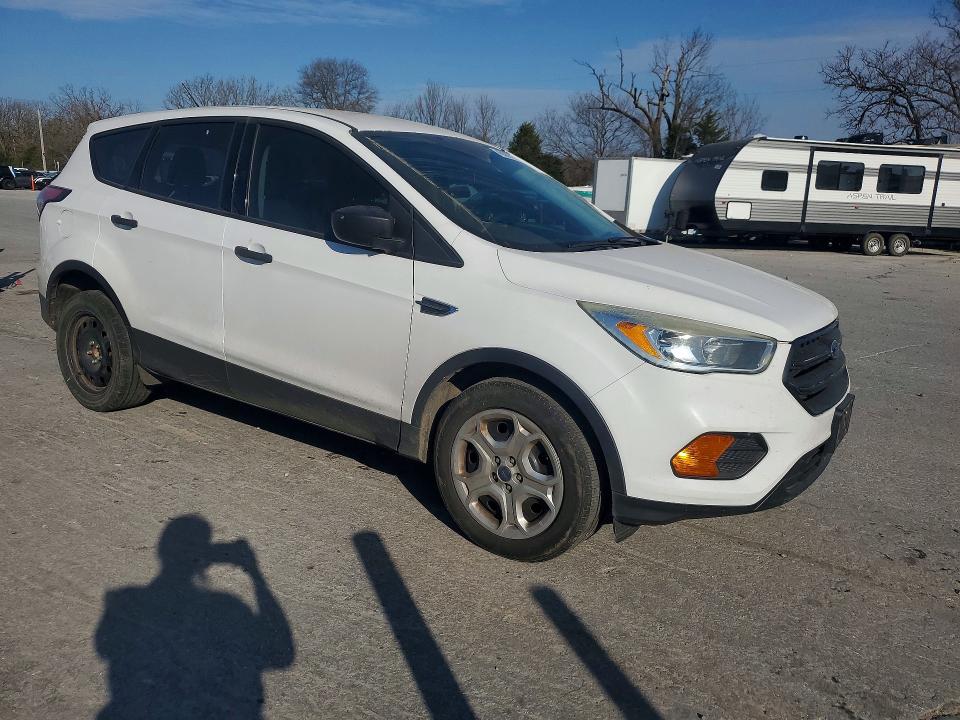 45599726 :رقم المزاد ، 1FMCU0F72HUA61341 vin ، 2017 Ford Escape مزاد بيع