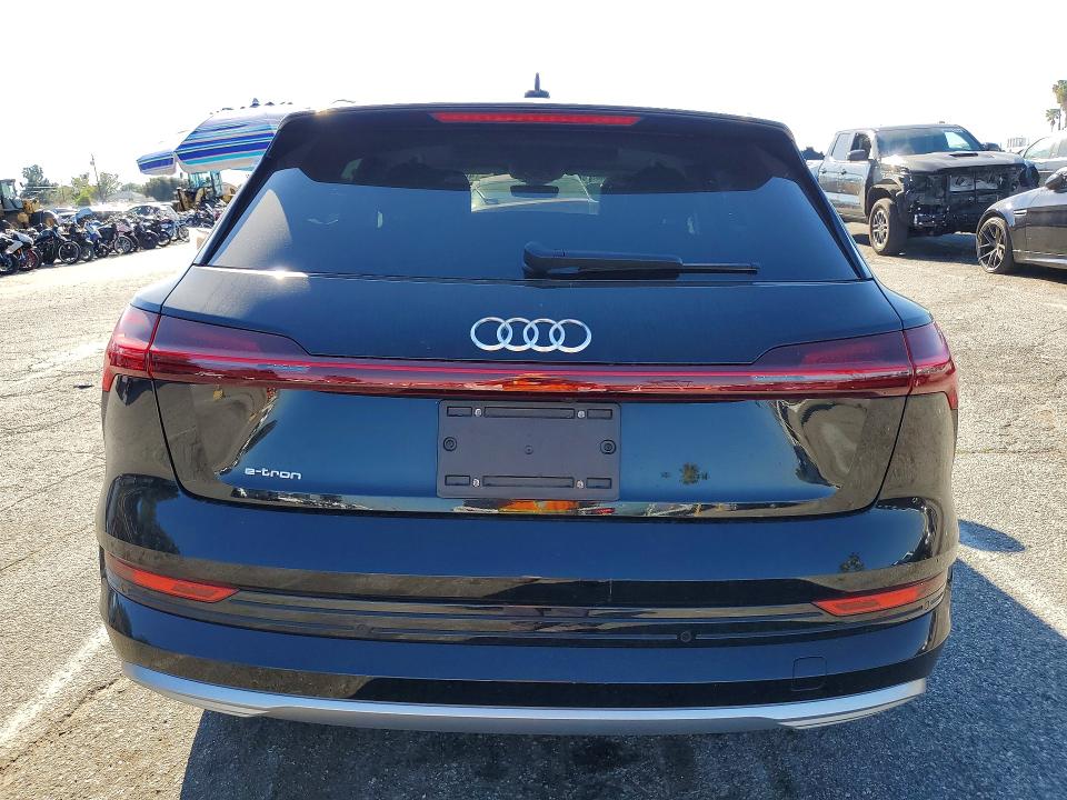 Продаж на аукціоні авто 2019 Audi E-tron, vin: WA1LAAGE4KB024692, номер лоту: 46933976