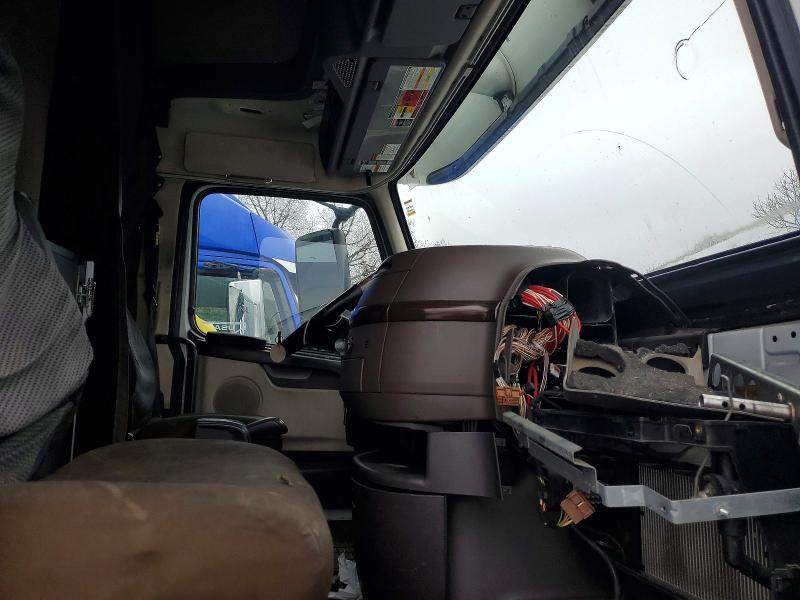 46698946 :رقم المزاد ، 4V4NC9EJ7GN974546 vin ، 2016 Volvo Vn مزاد بيع