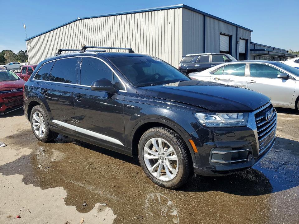 Продажа на аукционе авто 2018 Audi Q7, vin: WA1LAAF70JD000704, номер лота: 46236326