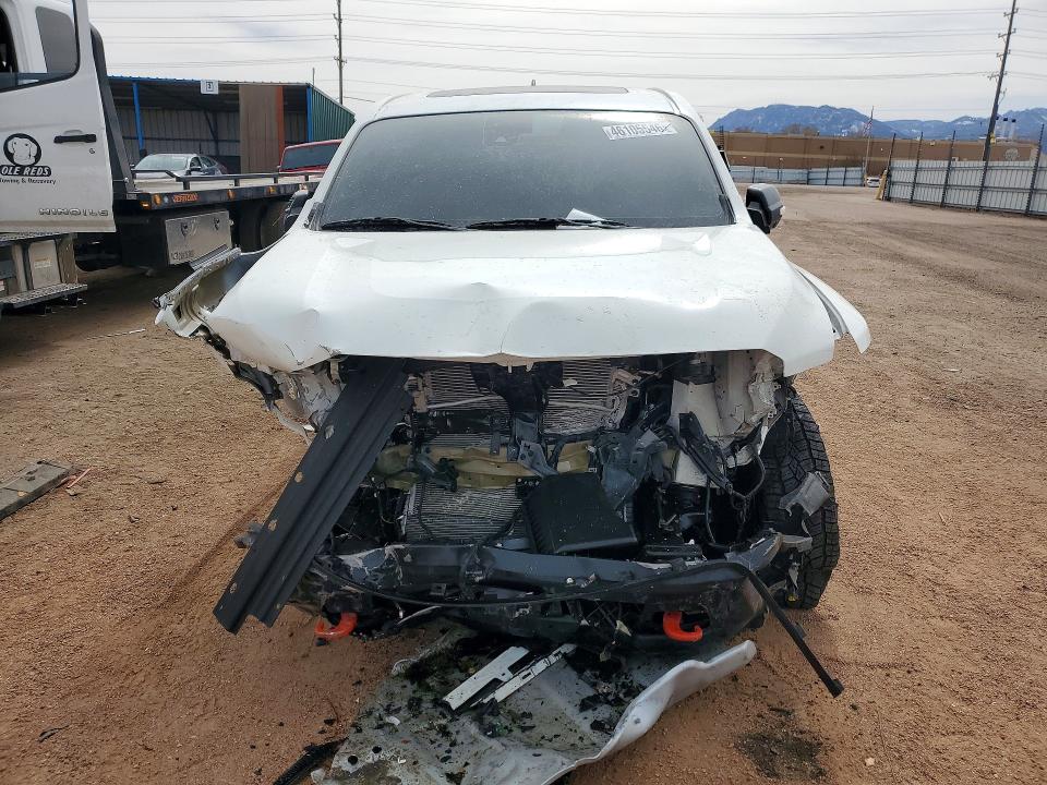 46105546 :رقم المزاد ، 1N6AA1EDXRN115060 vin ، 2024 Nissan Titan مزاد بيع