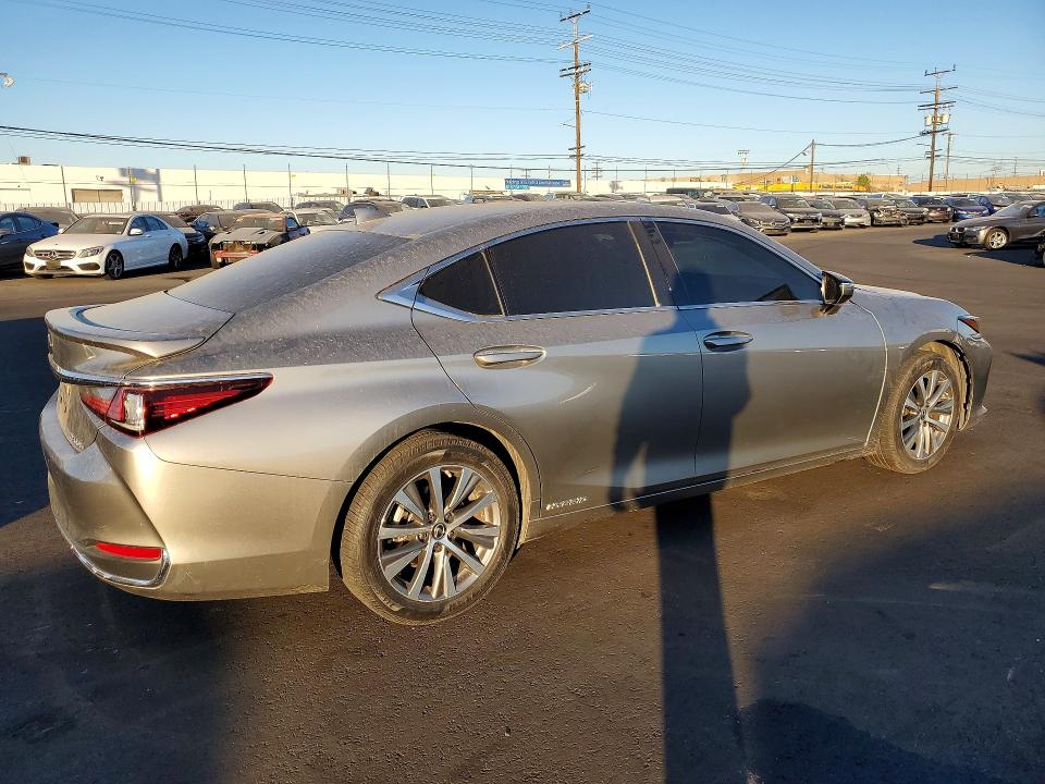 46368326 :رقم المزاد ، 58ACA1C11MU004985 vin ، 2021 Lexus Es 300h مزاد بيع