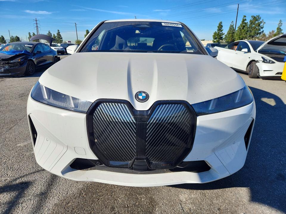 46040556 :رقم المزاد ، WB543CF04TCV02588 vin ، 2026 Bmw Ix مزاد بيع