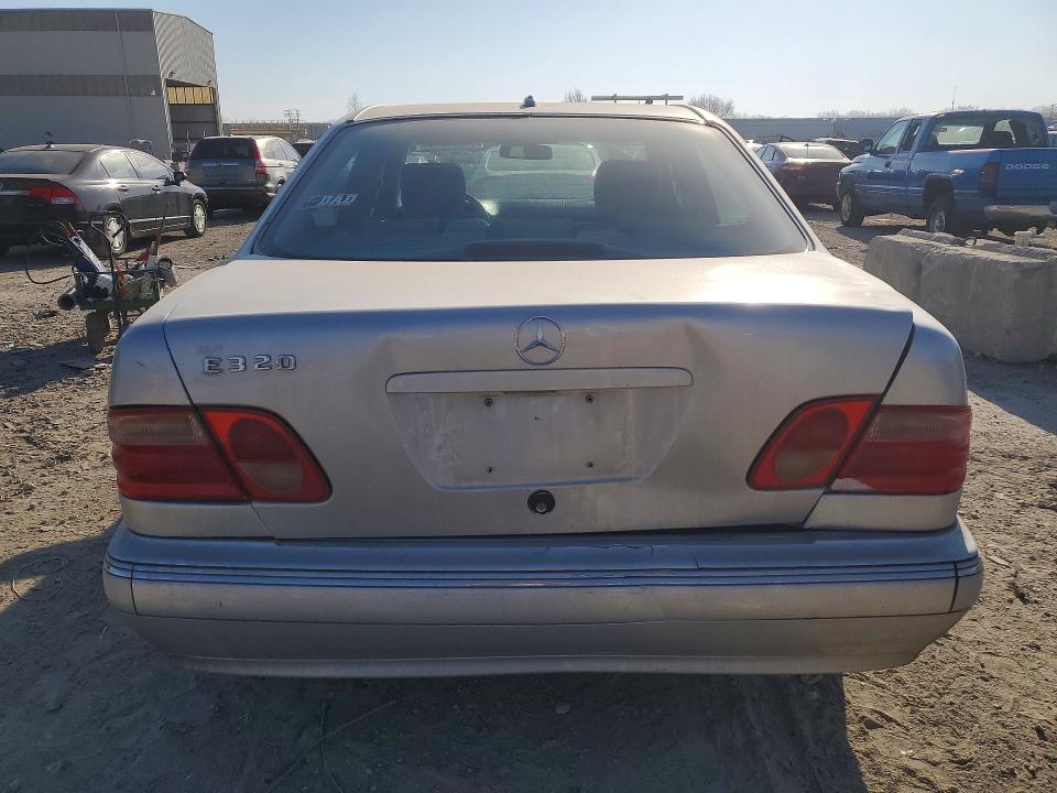 Продажа на аукционе авто 2000 Mercedes-benz E, vin: WDBJF65JXYB149733, номер лота: 46636916