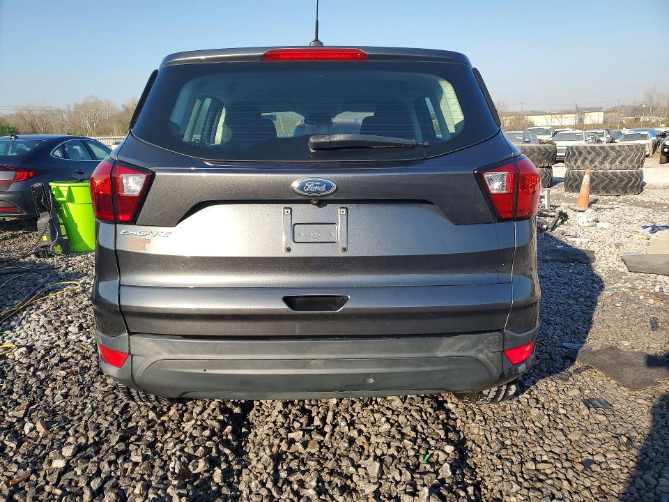 2019 Ford Escape მანქანა იყიდება აუქციონზე, vin: 1FMCU0F79KUC19584, აუქციონის ნომერი: 46825966