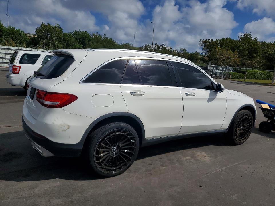 41720506 :رقم المزاد ، WDC0G4JB2JV037391 vin ، 2018 Mercedes-benz Glc مزاد بيع