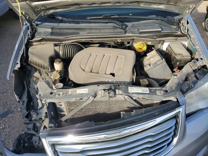 2015 Chrysler Town & Country მანქანა იყიდება აუქციონზე, vin: 2C4RC1BGXFR595615, აუქციონის ნომერი: 77557315