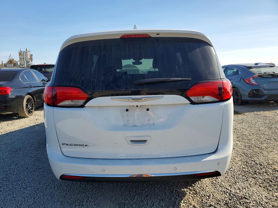 46366256 :رقم المزاد ، 2C4RC1BG8HR795007 vin ، 2017 Chrysler Pacifica مزاد بيع