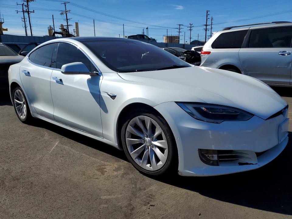 46408196 :رقم المزاد ، 5YJSA1E29GF169371 vin ، 2016 Tesla Model S مزاد بيع