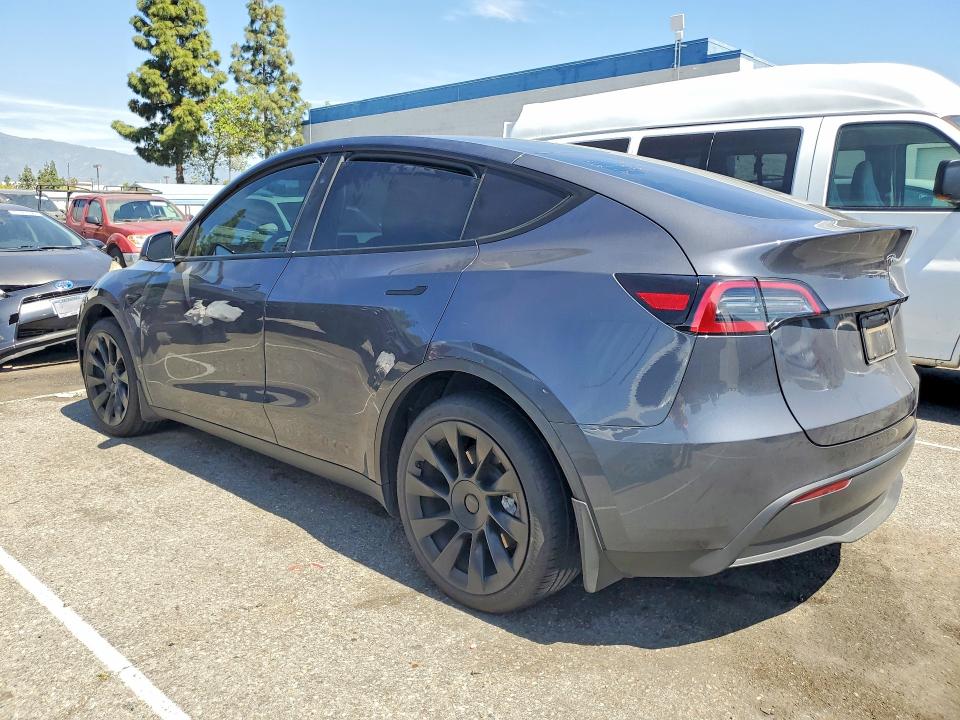 Продажа на аукционе авто 2023 Tesla Model Y, vin: 7SAYGDEE0PF923829, номер лота: 47969756
