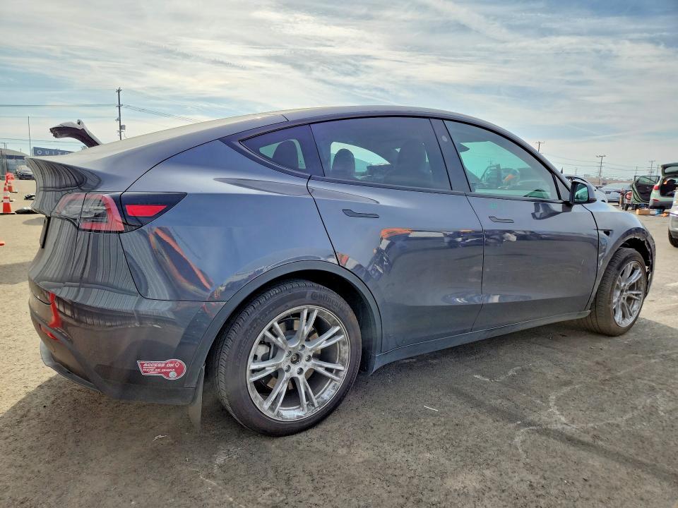 47764176 :رقم المزاد ، 7SAYGDED0PF970768 vin ، 2023 Tesla Model Y مزاد بيع