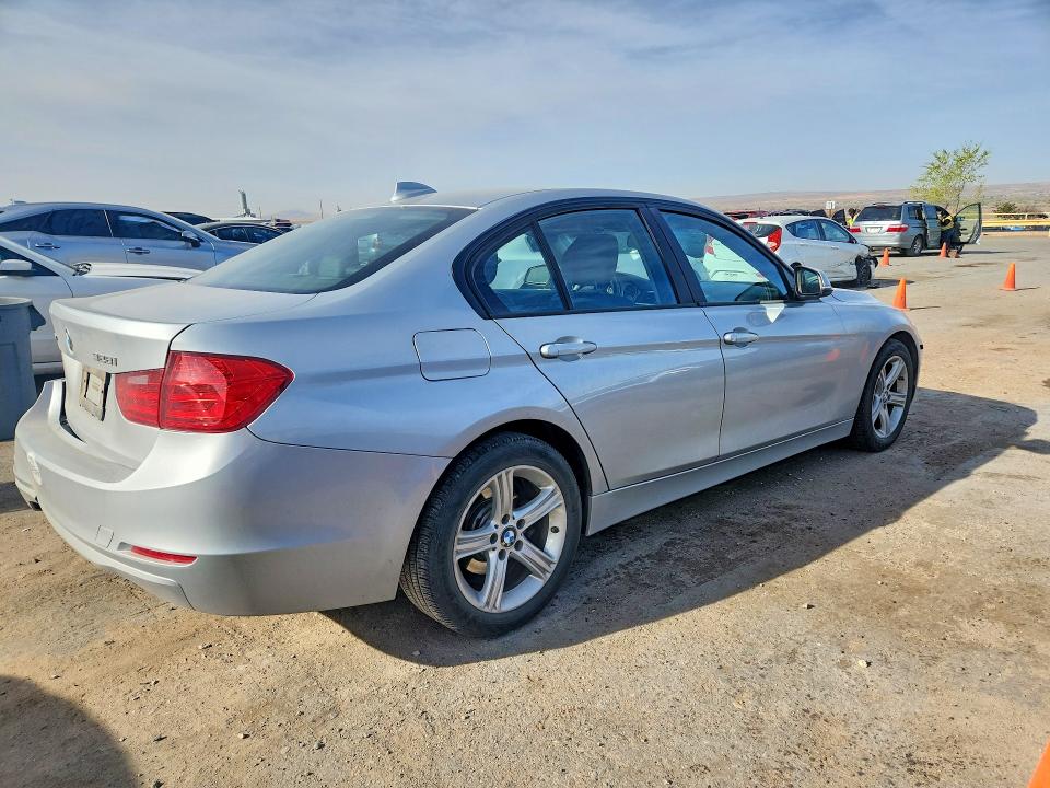 45770996 :رقم المزاد ، WBA3B5G52ENS08183 vin ، 2014 Bmw 328 مزاد بيع