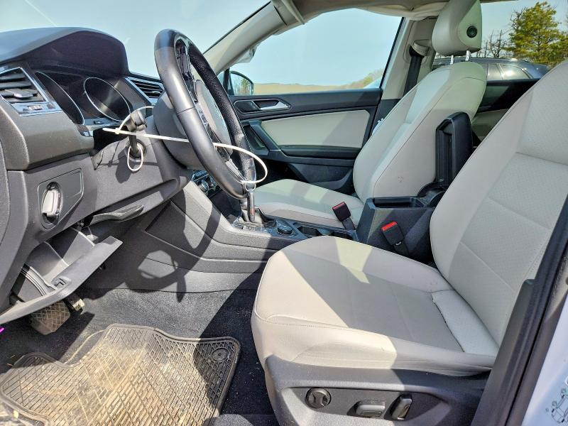 Продаж на аукціоні авто 2018 Volkswagen Tiguan, vin: 3VV2B7AX2JM040443, номер лоту: 47304006