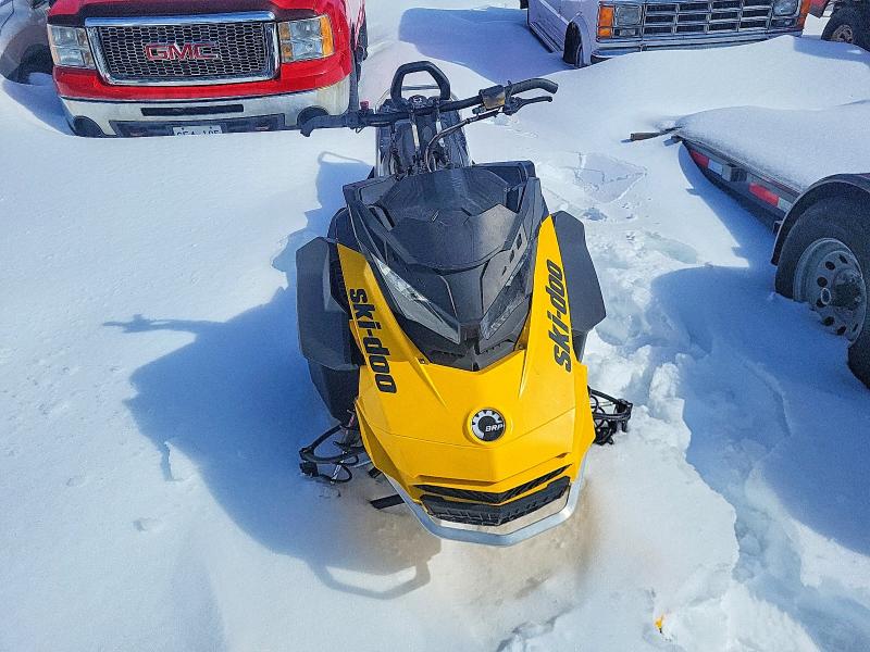 46501286 :رقم المزاد ، 2BPSTVPA6PV000121 vin ، 2023 Ski-doo Snowmobile مزاد بيع