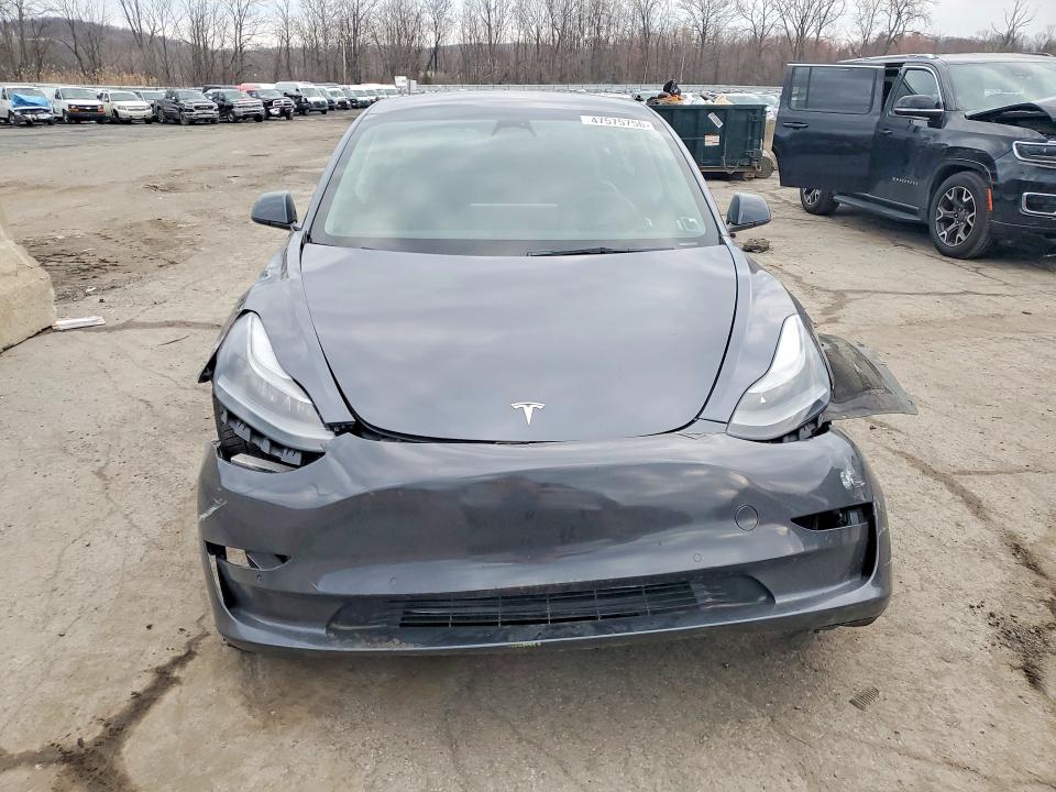 47575756 :رقم المزاد ، 5YJ3E1EB2NF285811 vin ، 2022 Tesla Model 3 مزاد بيع