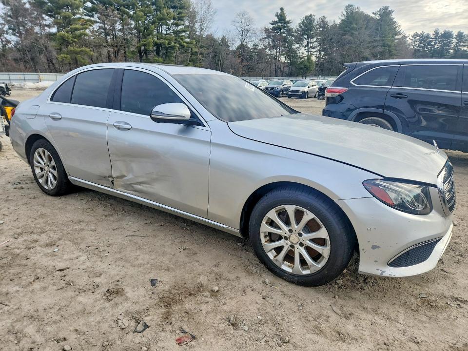 46886596 :رقم المزاد ، WDDZF4KBXHA215313 vin ، 2017 Mercedes-benz E مزاد بيع