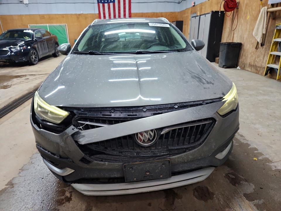75073945 :رقم المزاد ، W04GV8SX1J1165067 vin ، 2018 Buick Regal Tourx مزاد بيع
