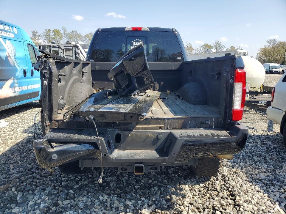 47577526 :رقم المزاد ، 1FT8W3BT5JEC23486 vin ، 2018 Ford F350 مزاد بيع
