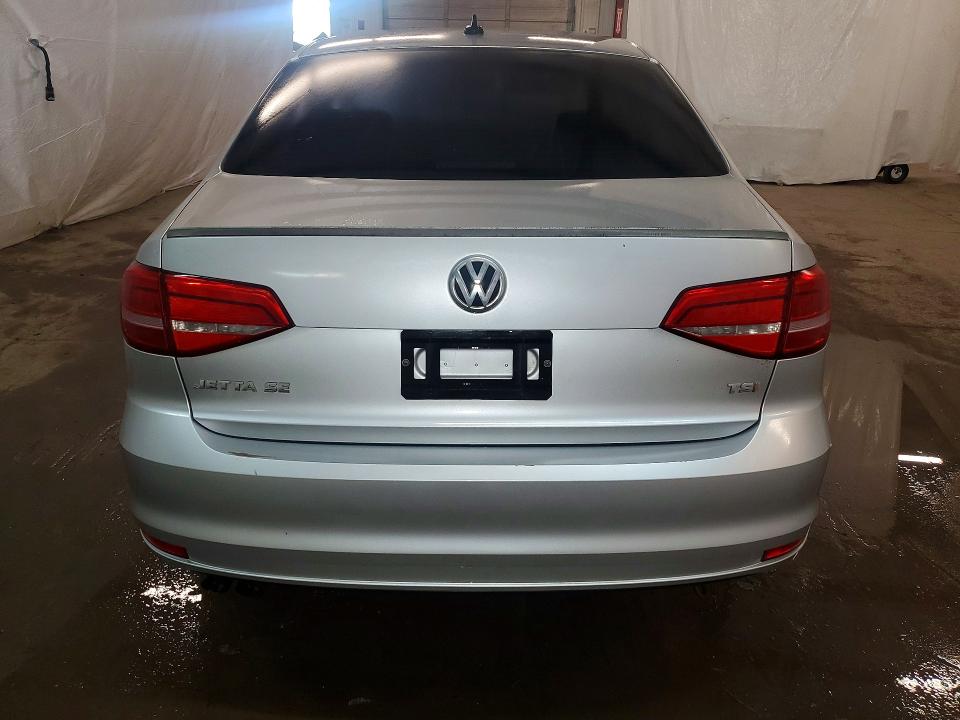 46288276 :رقم المزاد ، 3VWD07AJ9FM413393 vin ، 2015 Volkswagen Jetta مزاد بيع