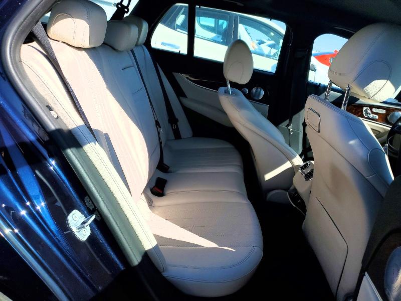 45513826 :رقم المزاد ، WDDZH6GB4JA412109 vin ، 2018 Mercedes-benz E مزاد بيع