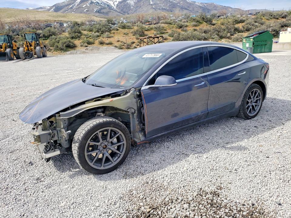 Продажа на аукционе авто 2018 Tesla Model 3, vin: 5YJ3E1EB8JF119318, номер лота: 41717966