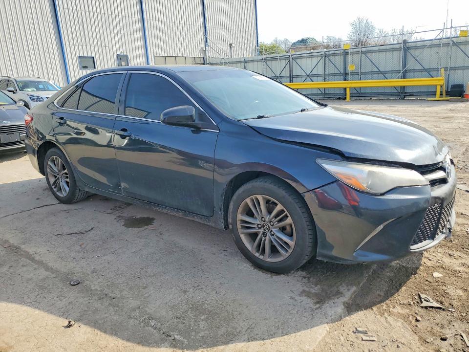 47385056 :رقم المزاد ، 4T1BF1FK7HU375843 vin ، 2017 Toyota Camry مزاد بيع