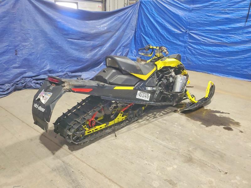 45737476 :رقم المزاد ، 2BPSDXNEXNV000005 vin ، 2022 Ski- Doo Renegade X مزاد بيع