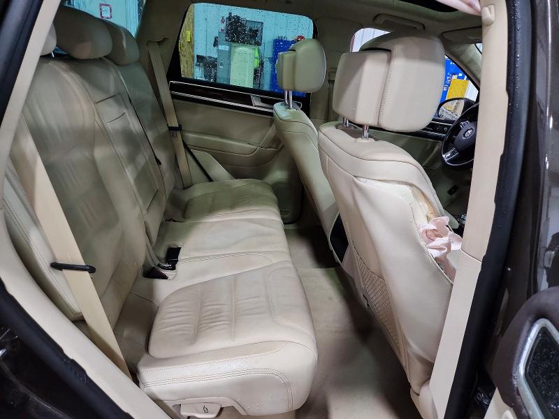 45511576 :رقم المزاد ، WVGEF9BP6FD007020 vin ، 2015 Volkswagen Touareg مزاد بيع