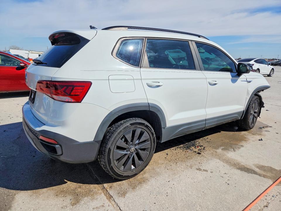 46551376 :رقم المزاد ، 3VVCX7B27NM007386 vin ، 2022 Volkswagen Taos مزاد بيع