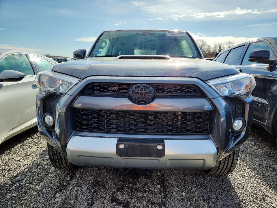 Продажа на аукционе авто 2018 Toyota 4runner, vin: JTEBU5JR9J5599293, номер лота: 79831505