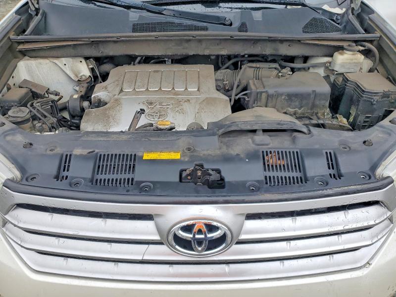 47236526 :رقم المزاد ، 5TDBK3EH2DS210945 vin ، 2013 Toyota Highlander مزاد بيع