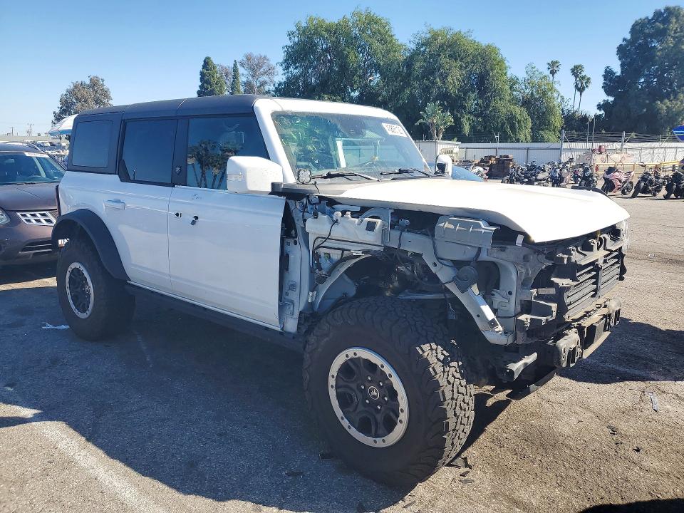 Продажа на аукционе авто 2023 Ford Bronco, vin: 1FMEE5DP6PLB70315, номер лота: 45805126